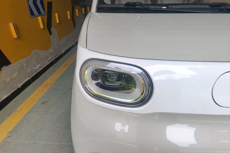 Used Wuling Hongguang MINIEV 2024 3rd Generation 215km Youth Edition Right Front Headlight