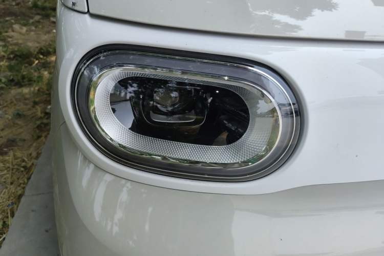 Used Wuling Hongguang MINIEV 2024 3rd Generation 215km Youth Edition Right Front Headlight