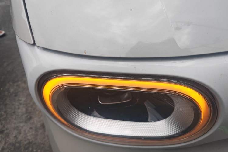 Used Wuling Hongguang MINIEV 2024 3rd Generation 215km Advanced Version Right Front Headlight