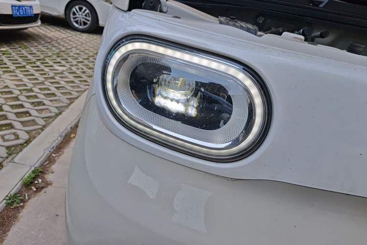 Used Wuling Hongguang MINIEV 2024 3rd Generation 215km Advanced Version Right Front Headlight