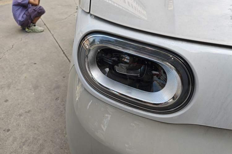 Used Wuling Hongguang MINIEV 2024 3rd Generation 215km Youth Edition Right Front Headlight