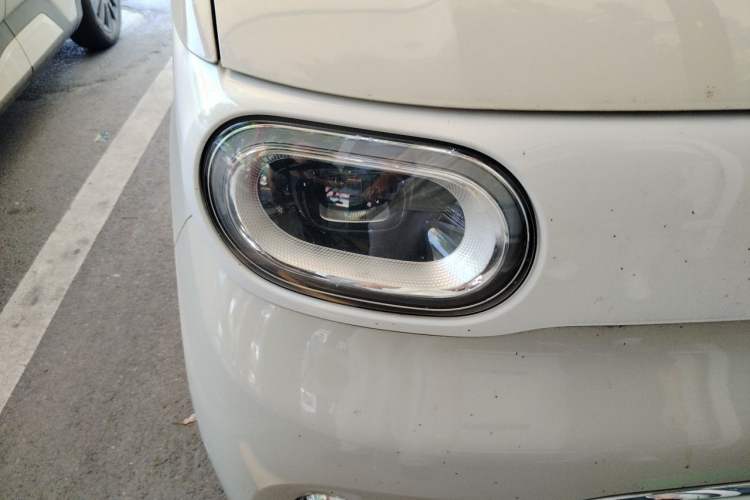 Used Wuling Hongguang MINIEV 2024 Third Generation 120 km Right Front Headlight