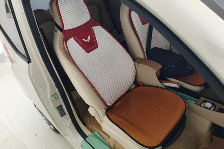 Used Wuling Hongguang MINIEV 2024 3rd Generation 215km Youth Edition Right Front Seat