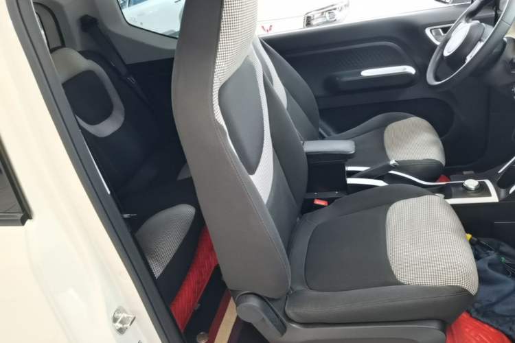 Used Wuling Hongguang MINIEV 2024 3rd Generation 215km Advanced Version Right Front Seat