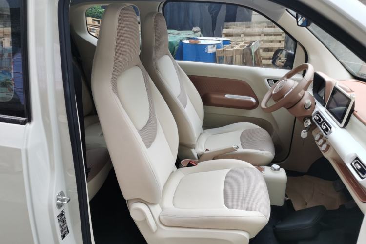 Used Wuling Hongguang MINIEV 2024 3rd Generation 215km Advanced Version Right Front Seat