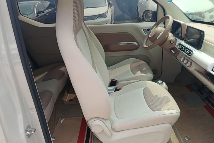 Used Wuling Hongguang MINIEV 2024 3rd Generation 215km Advanced Version Right Front Seat