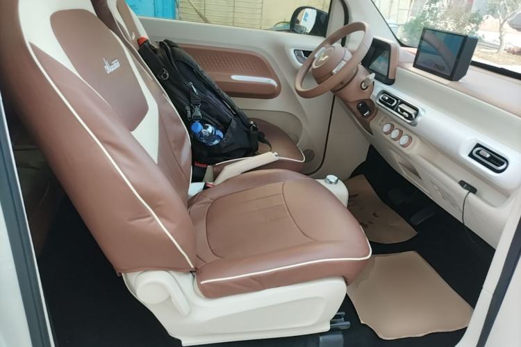 Used Wuling Hongguang MINIEV 2024 3rd Generation 215km Youth Edition Right Front Seat