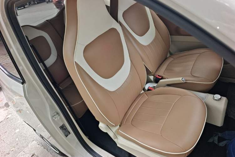 Used Wuling Hongguang MINIEV 2024 3rd Generation 215km Youth Edition Right Front Seat