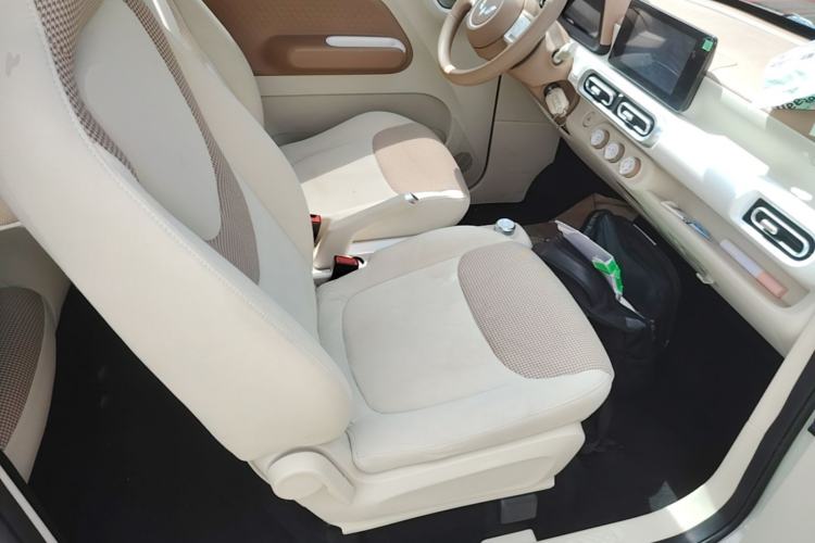 Used Wuling Hongguang MINIEV 2024 3rd Generation 215km Advanced Version Right Front Seat