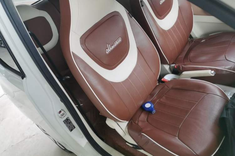 Used Wuling Hongguang MINIEV 2024 3rd Generation 215km Advanced Version Right Front Seat
