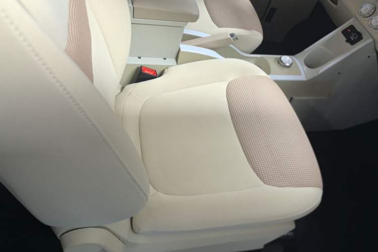 Used Wuling Hongguang MINIEV 2024 3rd Generation 215km Youth Edition Right Front Seat