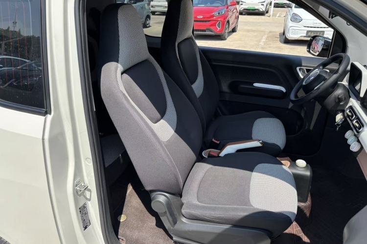 Used Wuling Hongguang MINIEV 2024 3rd Generation 215km Advanced Version Right Front Seat