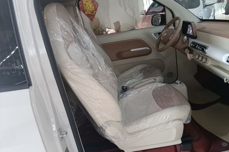 Used Wuling Hongguang MINIEV 2024 3rd Generation 215km Youth Edition Right Front Seat