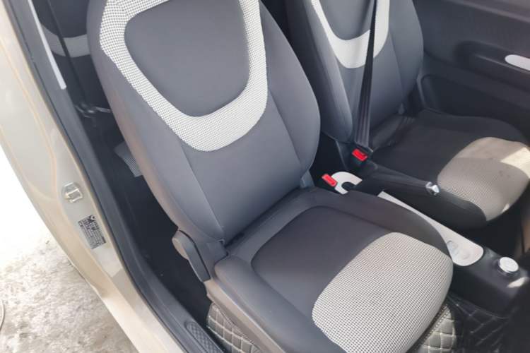 Used Wuling Hongguang MINIEV 2024 3rd Generation 215km Youth Edition Right Front Seat