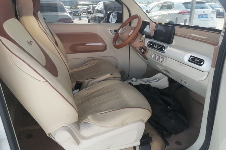 Used Wuling Hongguang MINIEV 2024 3rd Generation 215km Advanced Version Right Front Seat