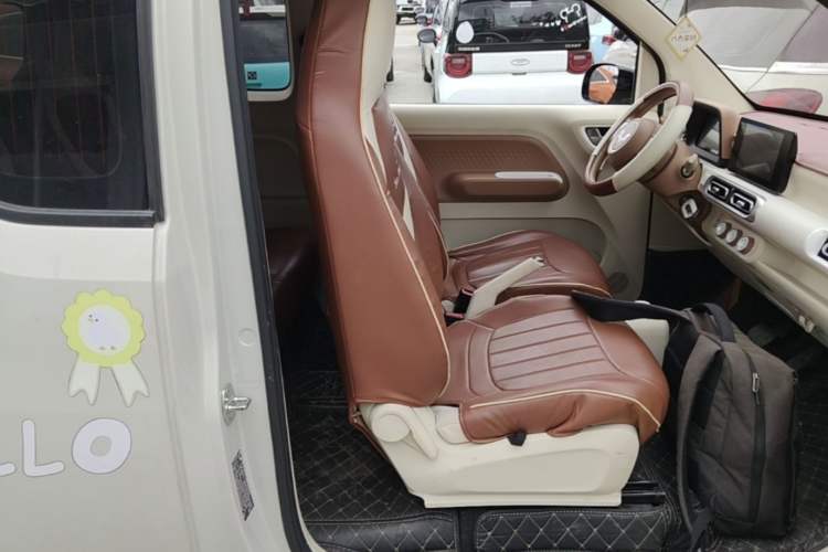 Used Wuling Hongguang MINIEV 2024 3rd Generation 215km Advanced Version Right Front Seat