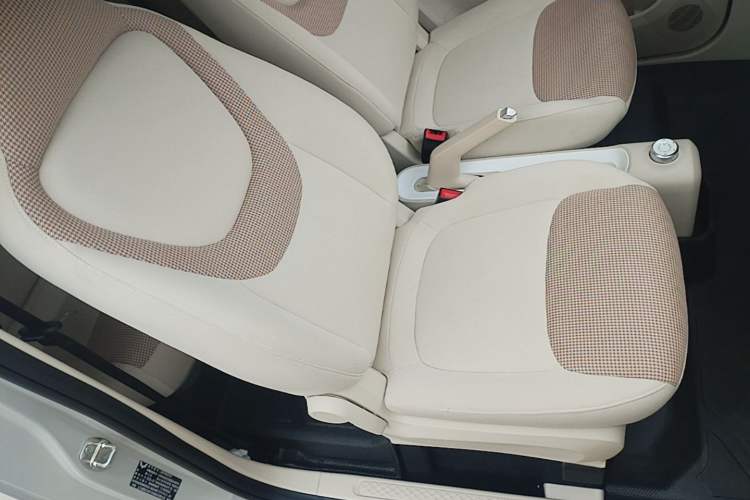 Used Wuling Hongguang MINIEV 2024 3rd Generation 215km Youth Edition Right Front Seat