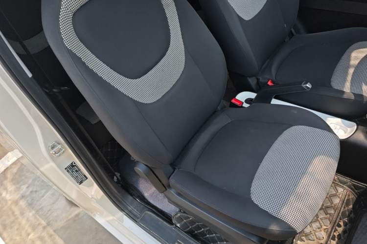 Used Wuling Hongguang MINIEV 2024 3rd Generation 215km Advanced Version Right Front Seat