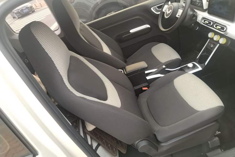 Used Wuling Hongguang MINIEV 2024 3rd Generation 215km Youth Edition Right Front Seat