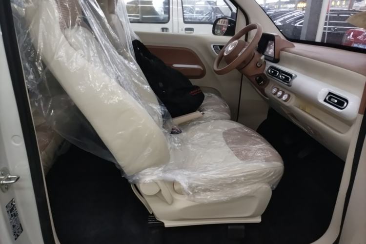 Used Wuling Hongguang MINIEV 2024 3rd Generation 215km Youth Edition Right Front Seat