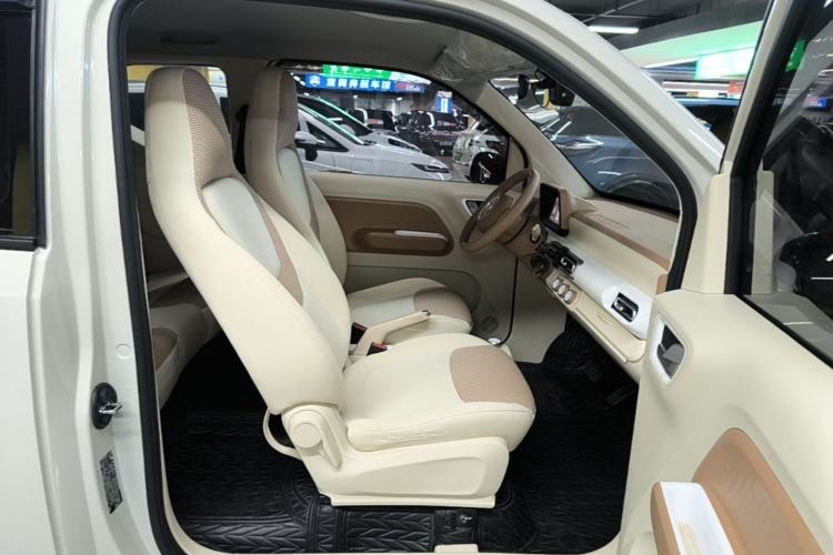 Used Wuling Hongguang MINIEV 2024 3rd Generation 215km Youth Edition Right Front Seat