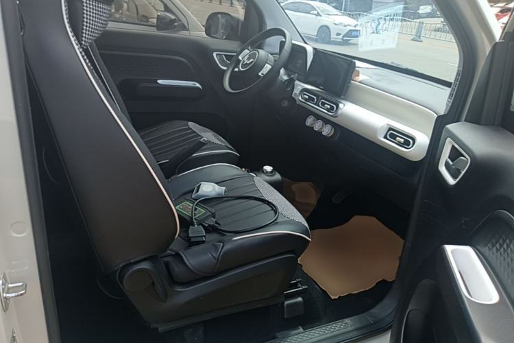 Used Wuling Hongguang MINIEV 2024 3rd Generation 215km Youth Edition Right Front Seat