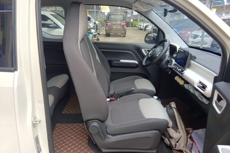 Used Wuling Hongguang MINIEV 2024 3rd Generation 215km Youth Edition Right Front Seat