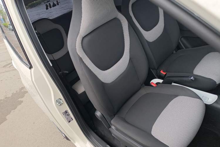 Used Wuling Hongguang MINIEV 2024 3rd Generation 215km Youth Edition Right Front Seat
