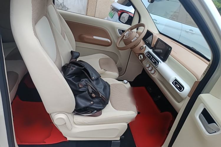 Used Wuling Hongguang MINIEV 2024 3rd Generation 215km Advanced Version Right Front Seat