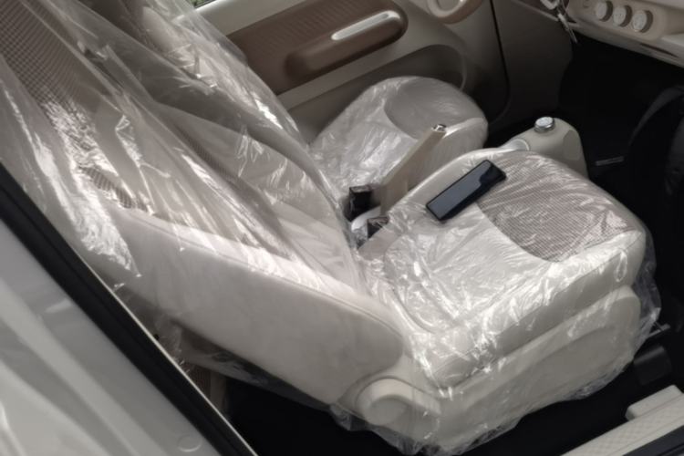 Used Wuling Hongguang MINIEV 2024 3rd Generation 215km Advanced Version Right Front Seat