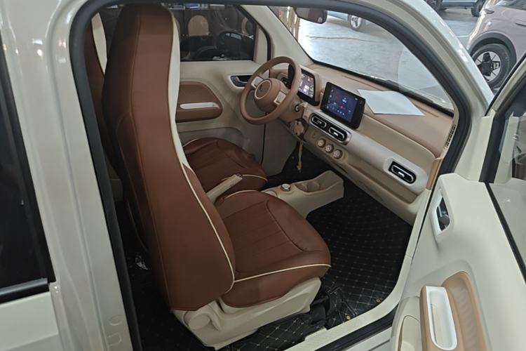 Used Wuling Hongguang MINIEV 2024 3rd Generation 215km Advanced Version Right Front Seat