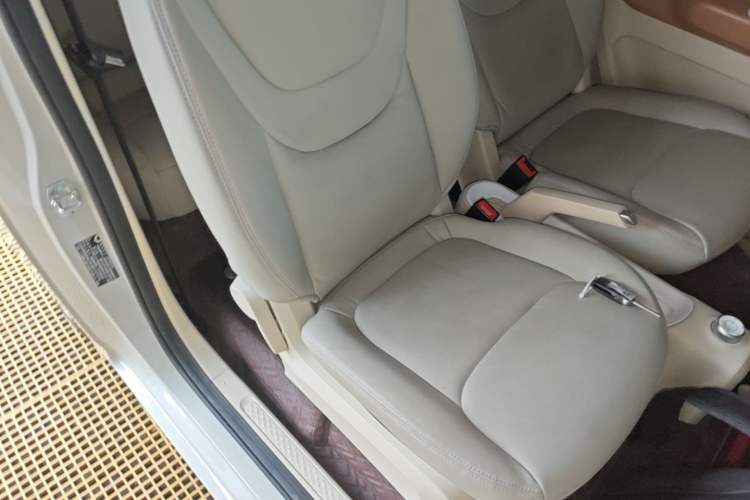 Used Wuling Hongguang MINIEV 2024 3rd Generation 215km Youth Edition Right Front Seat