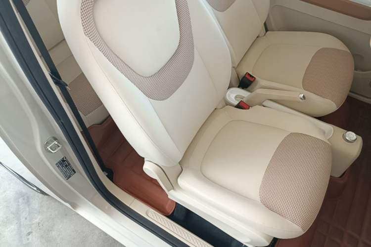 Used Wuling Hongguang MINIEV 2024 3rd Generation 215km Youth Edition Right Front Seat