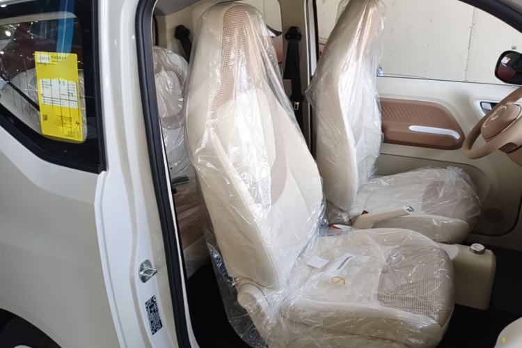 Used Wuling Hongguang MINIEV 2024 3rd Generation 215km Youth Edition Right Front Seat