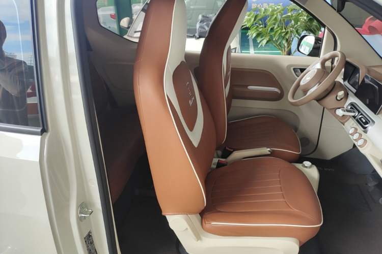 Used Wuling Hongguang MINIEV 2024 3rd Generation 215km Youth Edition Right Front Seat