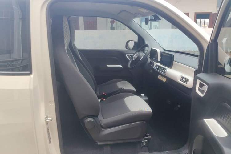 Used Wuling Hongguang MINIEV 2024 3rd Generation 215km Advanced Version Right Front Seat