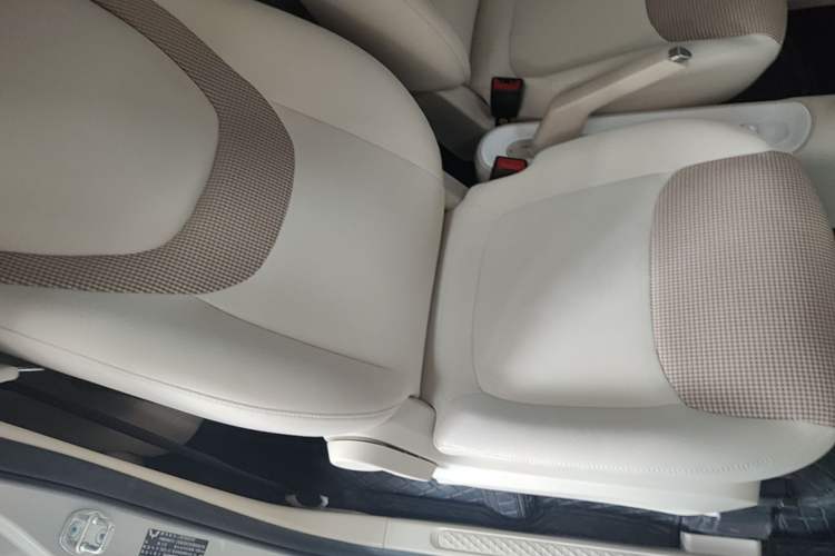 Used Wuling Hongguang MINIEV 2024 3rd Generation 215km Youth Edition Right Front Seat