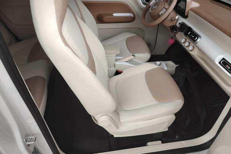 Used Wuling Hongguang MINIEV 2024 3rd Generation 215km Youth Edition Right Front Seat