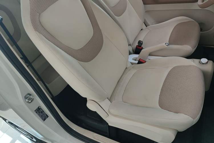 Used Wuling Hongguang MINIEV 2024 3rd Generation 215km Youth Edition Right Front Seat