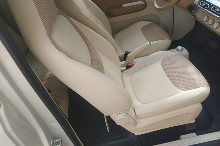 Used Wuling Hongguang MINIEV 2024 3rd Generation 215km Youth Edition Right Front Seat
