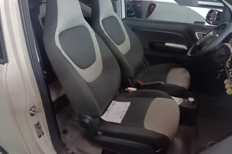 Used Wuling Hongguang MINIEV 2024 3rd Generation 215km Youth Edition Right Front Seat