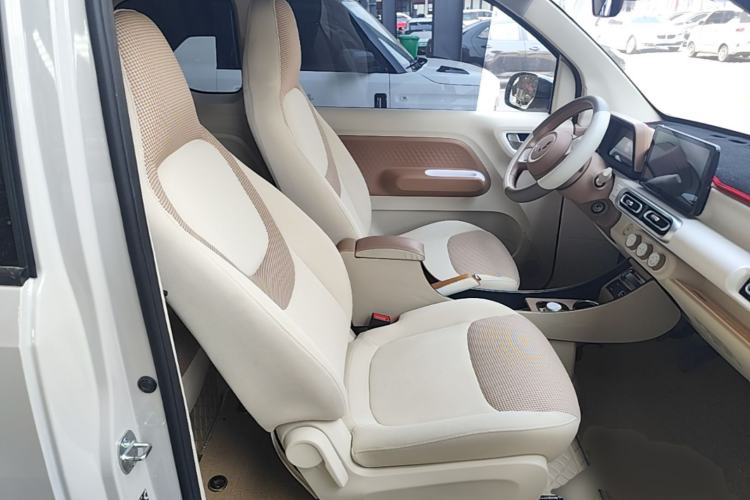 Used Wuling Hongguang MINIEV 2024 3rd Generation 215km Youth Edition Right Front Seat