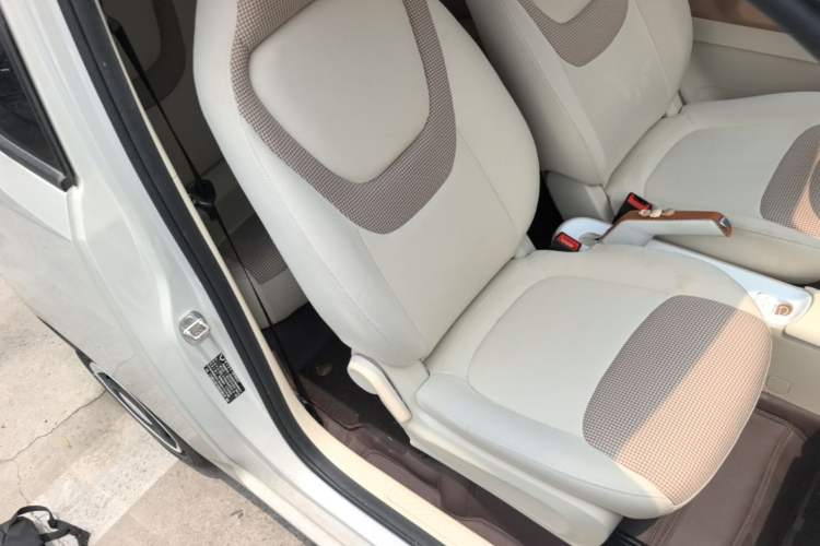 Used Wuling Hongguang MINIEV 2024 3rd Generation 215km Youth Edition Right Front Seat