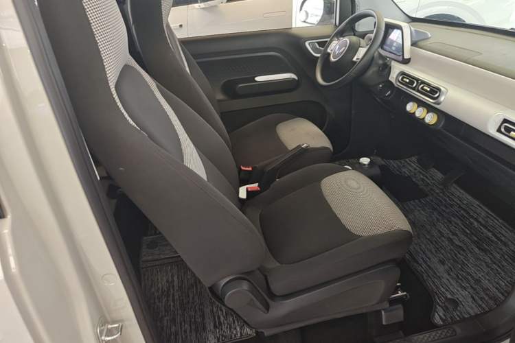Used Wuling Hongguang MINIEV 2024 3rd Generation 215km Youth Edition Right Front Seat