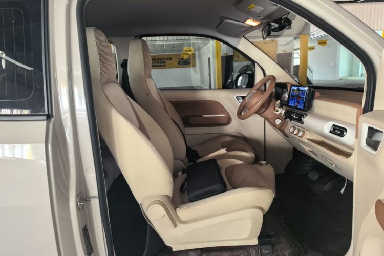 Used Wuling Hongguang MINIEV 2024 3rd Generation 215km Advanced Version Right Front Seat