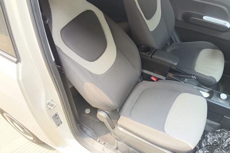 Used Wuling Hongguang MINIEV 2024 3rd Generation 215km Youth Edition Right Front Seat