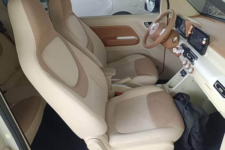 Used Wuling Hongguang MINIEV 2024 3rd Generation 215km Advanced Version Right Front Seat