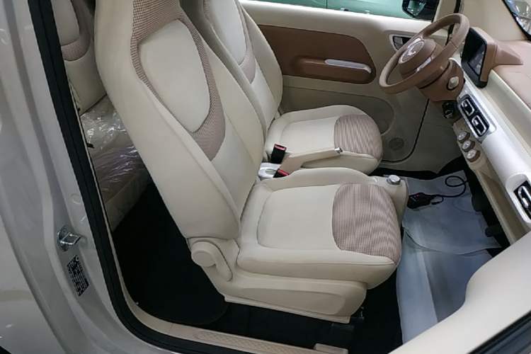 Used Wuling Hongguang MINIEV 2024 3rd Generation 215km Youth Edition Right Front Seat