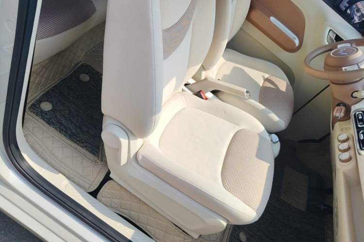 Used Wuling Hongguang MINIEV 2024 3rd Generation 215km Advanced Version Right Front Seat