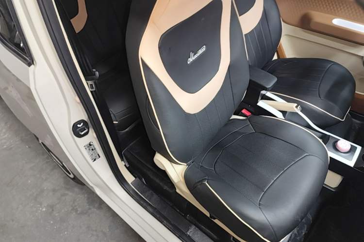Used Wuling Hongguang MINIEV 2024 3rd Generation 215km Youth Edition Right Front Seat
